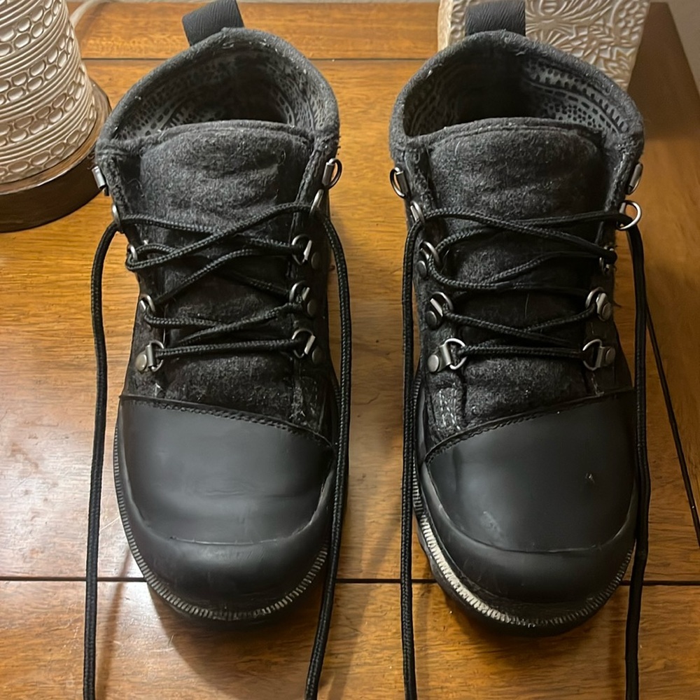TOMS hiking boots